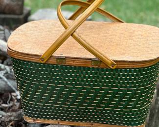 Vintage Picnic Hawkeye Basket by Burlington Iowa Basket Company