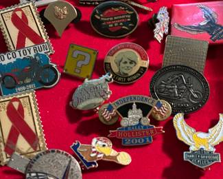 Vintage Pins Harley Davidson and More...