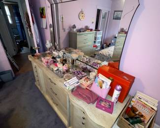 Clean and solid Furniture w/ art deco mirror