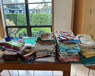 Tablecloths, napkins, placemats