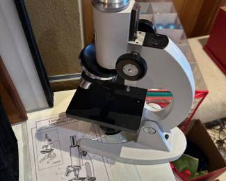 Microscope