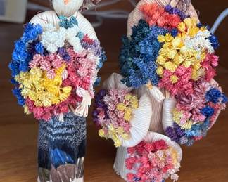 Vintage Folk Art Corn Husk dolls