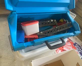 Vintage Erector Set w/case