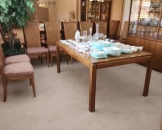 Dining Room Table & 8 Chairs
