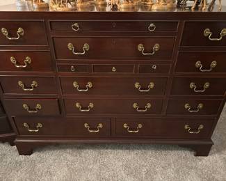 Lexington Furniture Co. - Lexington Furniture Co. - Heirloom Collection Collection 
Server /Dresser