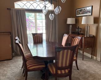Dining Room Table and 6 chairs