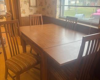 Drop leaf table w 4 padded chairs