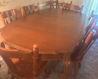 Wood table with leaf and 8 chairs