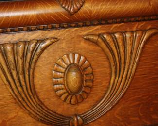 Awesome quarter sawn head board & matching foot board Fantastic condition no splits in wood