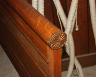 Awesome quarter sawn head board & matching foot board Fantastic condition no splits in wood