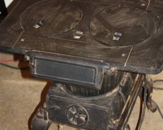 Vintage Brown Stove Works Cleveland Tn 'Monkey Stove' #2 no cracks or breaks