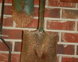 Square shovel