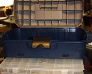 Plastic tool chest w/3 drawers