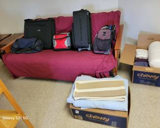futon, l ike new, linens, luggage