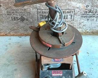 24 - MBC PB-2 Welding Positioner - 22" x 12" x 15" You are buying a used as-is item. We do not guarantee all components are present, and if it is not expressly stated, it is untested.

