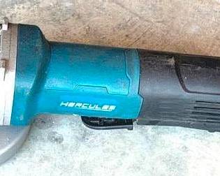 116 - Hercules HE61P 4 1/2 Heavy Duty Angle Grinder 14" Long You are buying a used as-is electric/electronic item. We do not guarantee all components are present, and if it is not expressly stated, it is untested.
