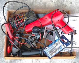 125 - Lot of Assorted Tools You are buying a used as-is electric/electronic item. We do not guarantee all components are present, and if it is not expressly stated, it is untested.
