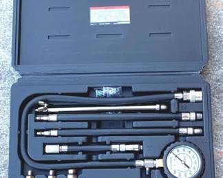 203 - Maddox MacPherson Strut Spring Compression Kit w/ case
