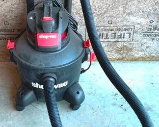 30 - Shop Vac - 24" x 18" You are buying a used as-is item. We do not guarantee all components are present, and if it is not expressly stated, it is untested.
