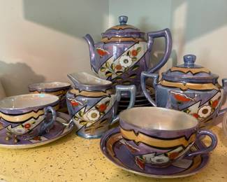 Art Deco? 16-Piece Japanese Lusterware TeaSet--Beautiful!