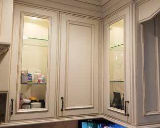 Kitchen upper cabint detail