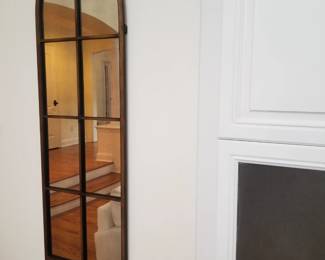 Wall mirror