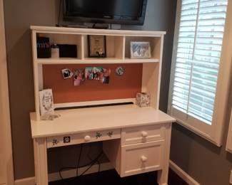 White 3-drawer desk with storage hutch; flat screen TV