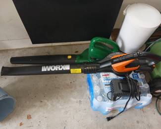 Electric leaf blower