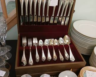 Community Silver Plate King James flatware set