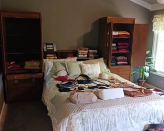 Queen size bed price to go $100