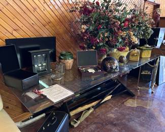 Table top decorations and floral arrangements