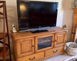 TV AND TV CONSOLE