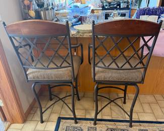 KITCHEN BAR STOOLS
