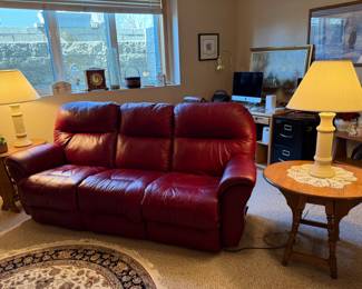 LEATHER RECLINING SOFA, END TABLES AND LAMPS