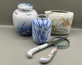 Lot 38 | Asian Vintage Decor Ceramics Vases Magnifying