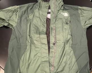 Lot 312 | Vintage The North Face Ladie's L Jacket Shell