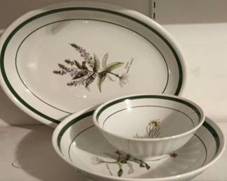 Lot 210 | Italian Pottery Botanical Print Serving Bowls