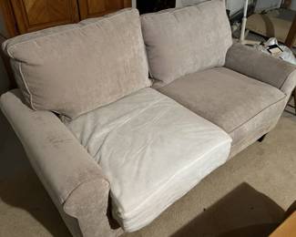 Lot 150 | Loveseat