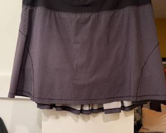 Lot 183 | Sz 8 Tall LuluLemon Tennis Golf Skirt w