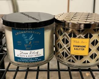 Lot 292 | NEW White Barn & Bath Body Works Candles