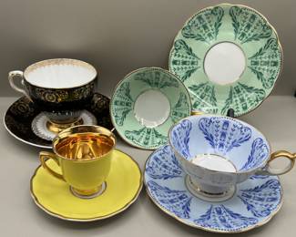 Lot 34 | Teacups & Saucers Vintage Teacup