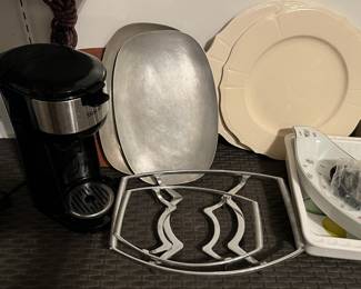 Lot 224 | Kitchen Mega Lot Coffee Maker, Sizzler Plates