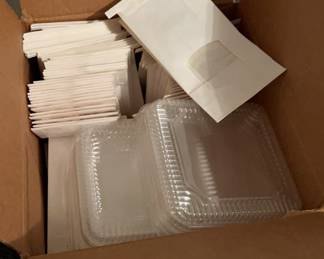 Lot 194 | Food Service Window Treat Bags