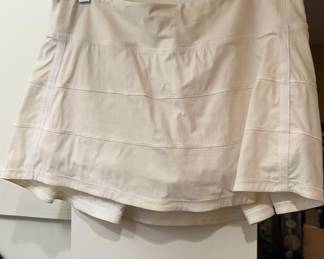 Lot 185 | Sz8 Regular LuluLemon Tennis Golf Skirt