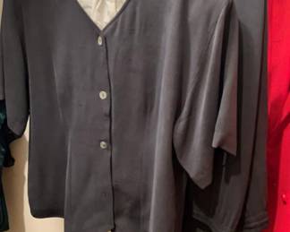 Lot 175 | Vintage SzL Anne Carson 2 pc Silk Suit Set