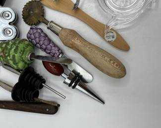 Lot 45 | Kitchen Utensils Bottle Openers