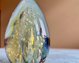 Robert Eickholt glass paperweight, signed and dated 1995.