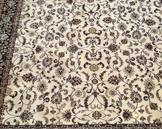 Area rugs for available.