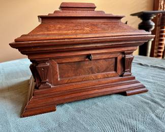 Regency style wooden (cigar?) box.