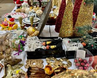 Tons of Christmas decor for sale. Picture added 23-May-2025.